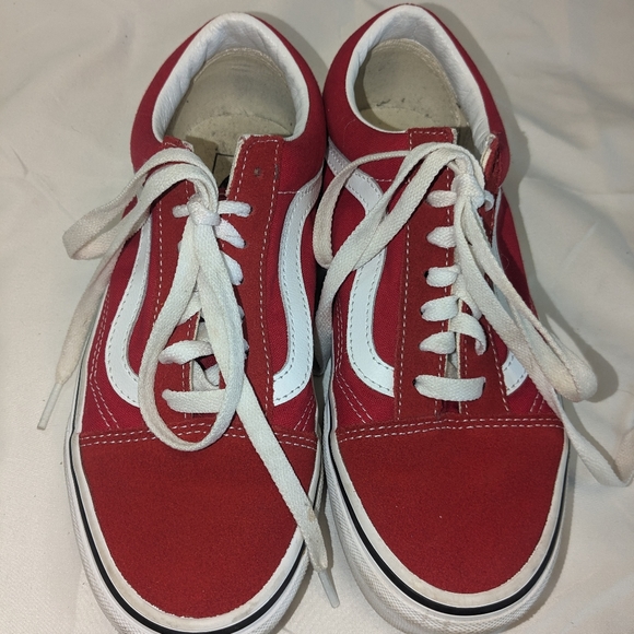 Red vans - Picture 2 of 4